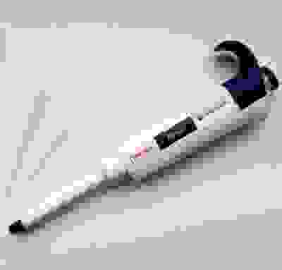 1-кан.дозатор пипеточный Лайт (1000 мкл) ДПОФ-1-1000 ( кат.№4650082)/Ленпипет